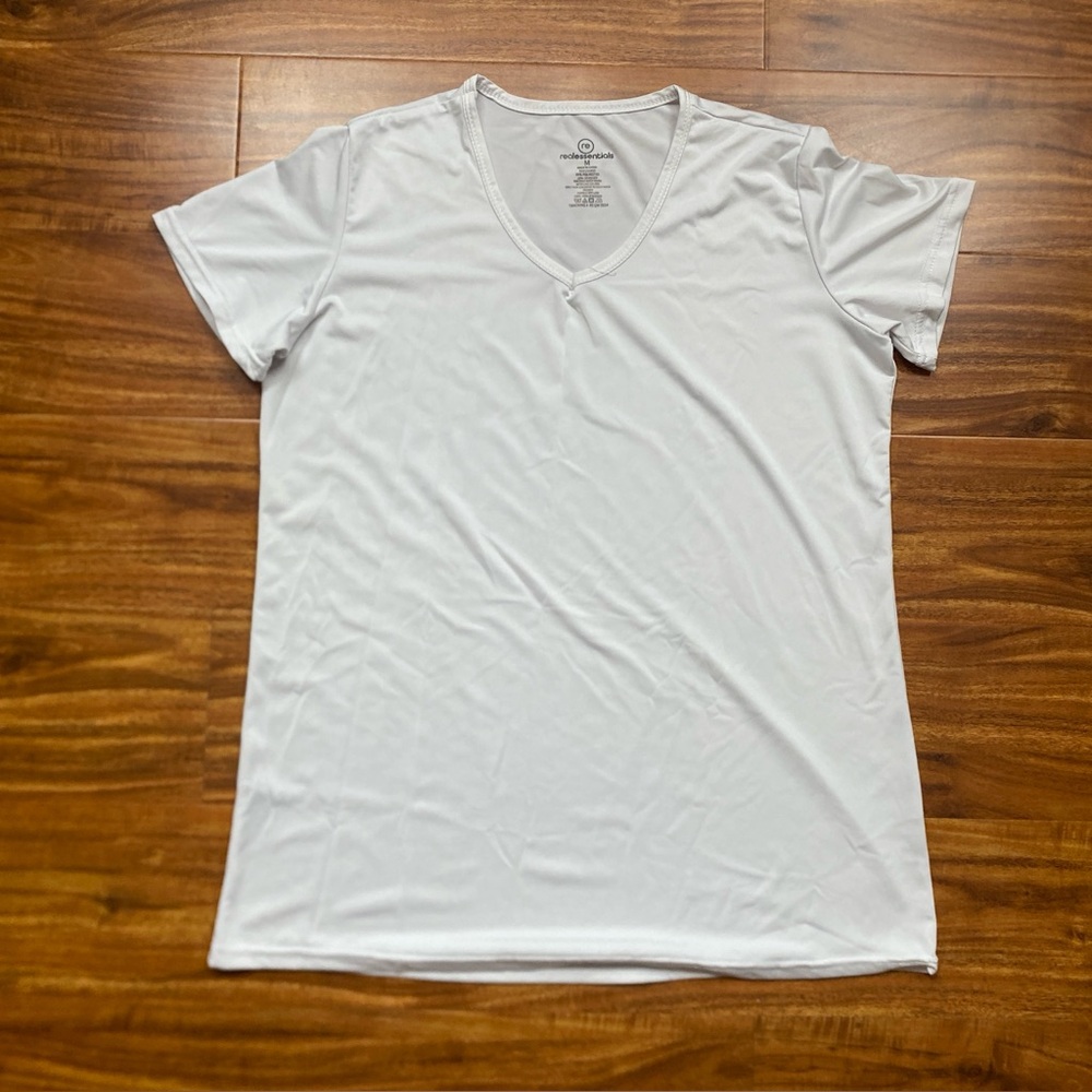 Real Essentials Women White V-Neck Stretch T-Shirt Size Medium Casual Streetwear